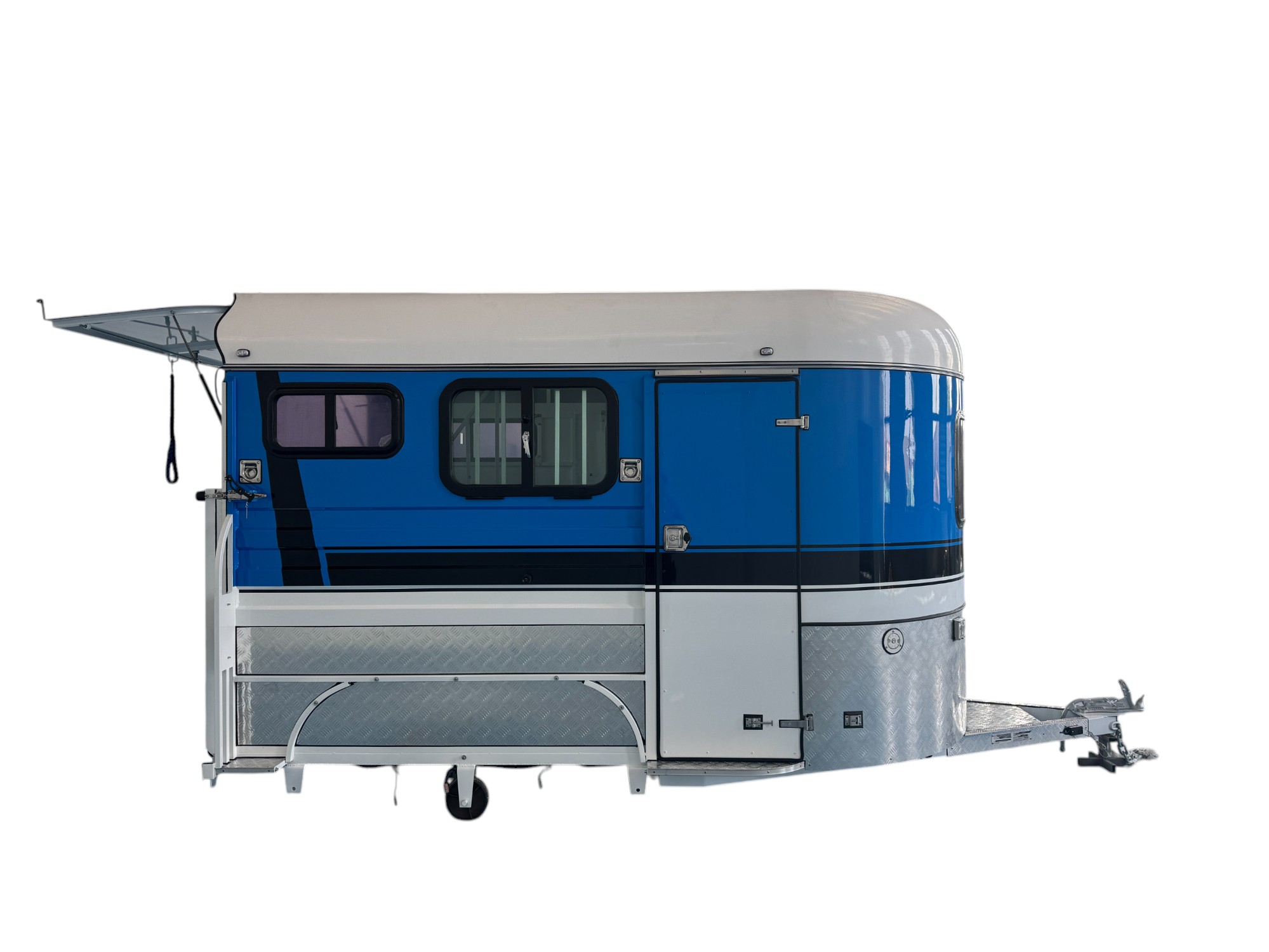 2 HORSE STRAIGHT LOAD WITH BASIC LIVING - Image 3