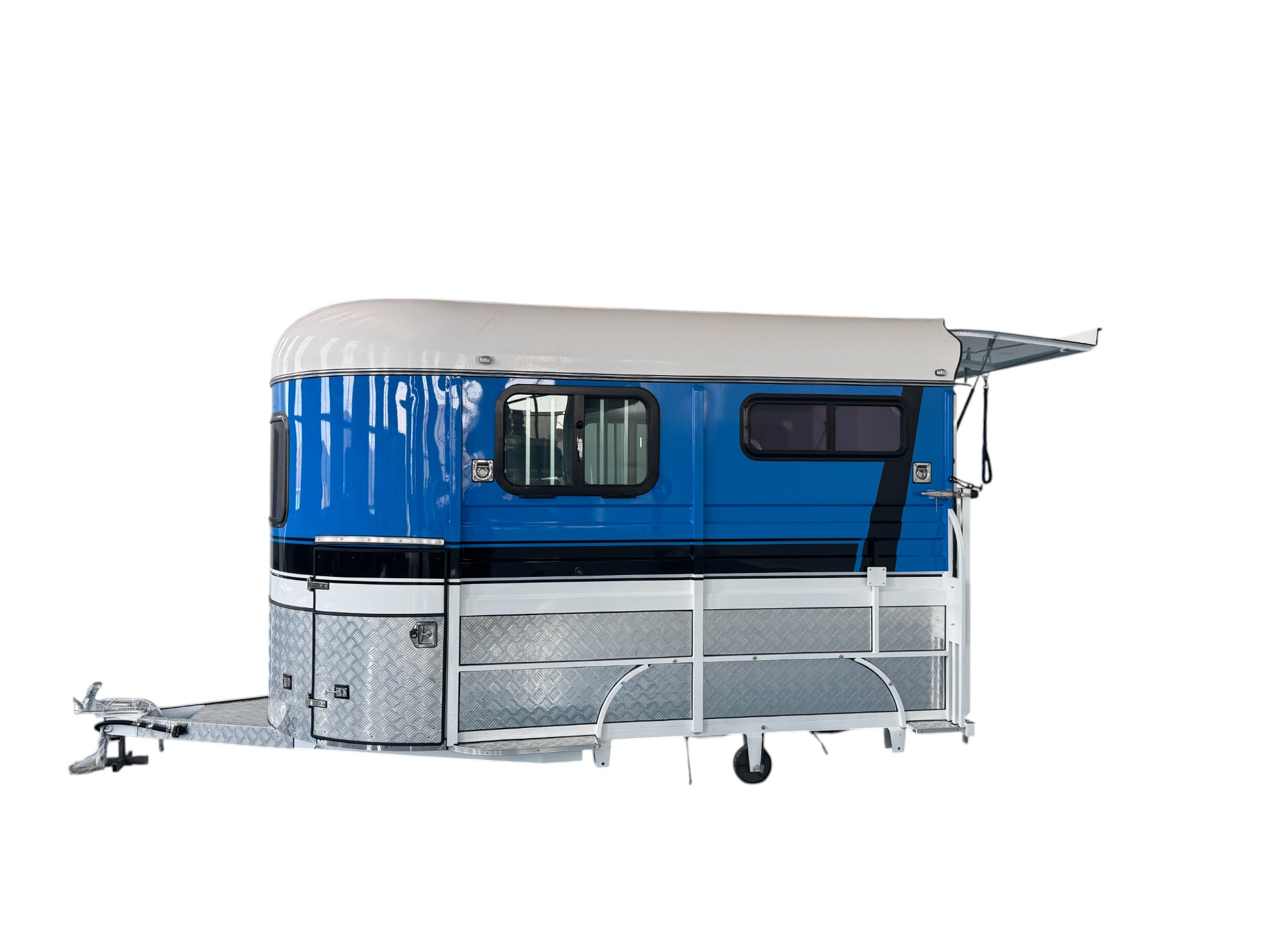 2 HORSE STRAIGHT LOAD WITH BASIC LIVING